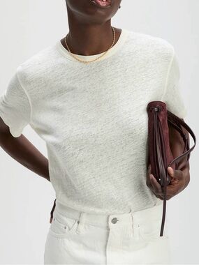 THE LINEN PERFECT TEE IN OLIVE